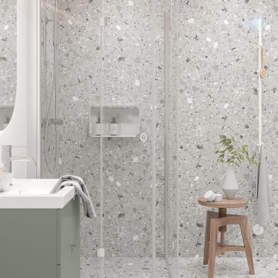 INR NEST Dusjoppbevaring med vippeskuff - kan limes INR Iconic Nordic Rooms Dusjhylle
