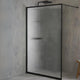 Macro Design Empire Dusjvegg Fast Linjeglass B125cm Svart matt / 125cm / Linjeglass Macro Design Dusjvegg BUN-DESK125SLI