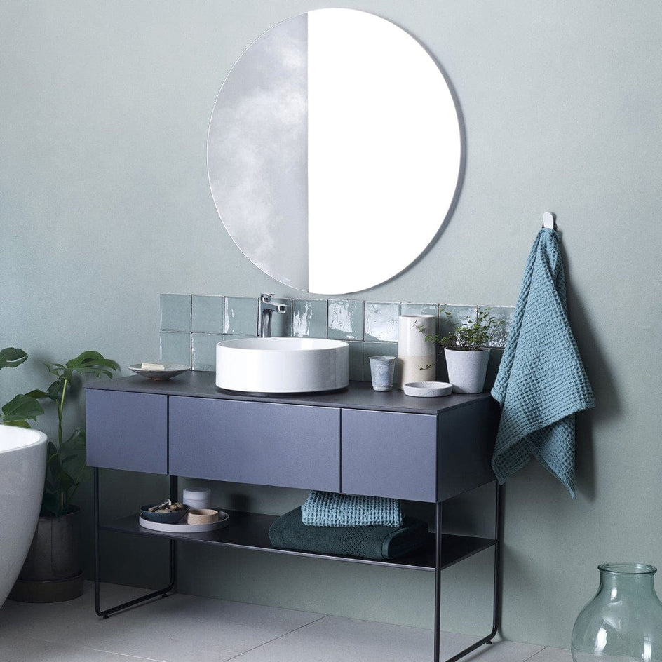 INR Bow Håndkleknagg Svart/Hvit/Krom INR Iconic Nordic Rooms Knagger