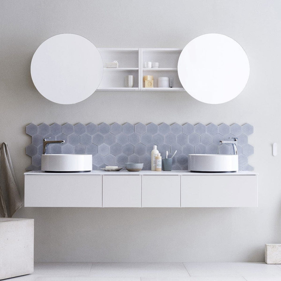 INR Bow Håndkleknagg Svart/Hvit/Krom INR Iconic Nordic Rooms Knagger